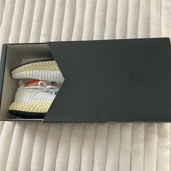 Adidas Stella McCartney sneakers, , size 7.5.  New with tags and box. - Picture 5 of 6